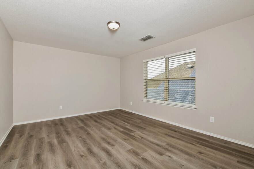 Building Photo - 8225 Spruce Meadows Dr