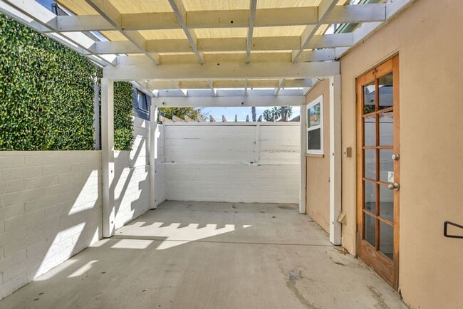 Building Photo - Great two story home in Pacific Beach close to the bay!