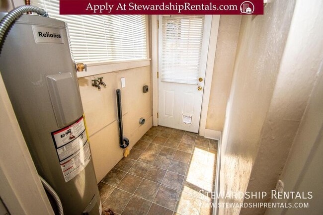 Building Photo - 2024 Emerald St