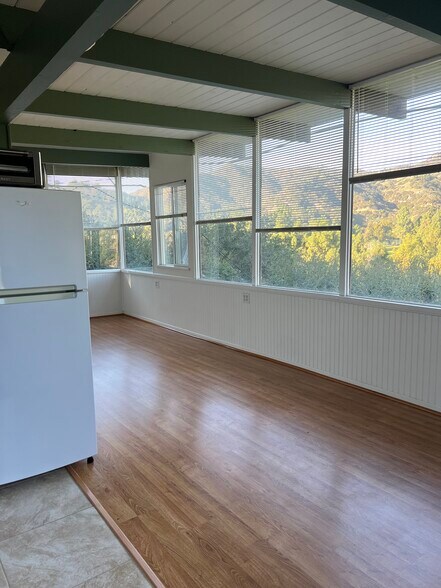 Main room - 2650 Glendower Ave