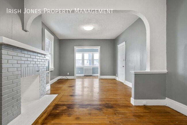 Building Photo - 190 Whitney Pl