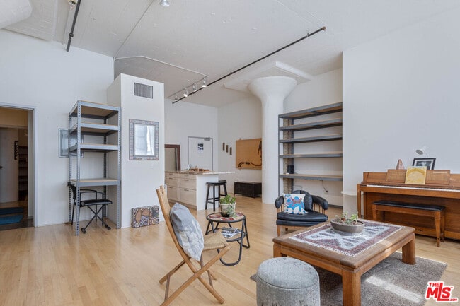 Building Photo - 420 San Pedro St