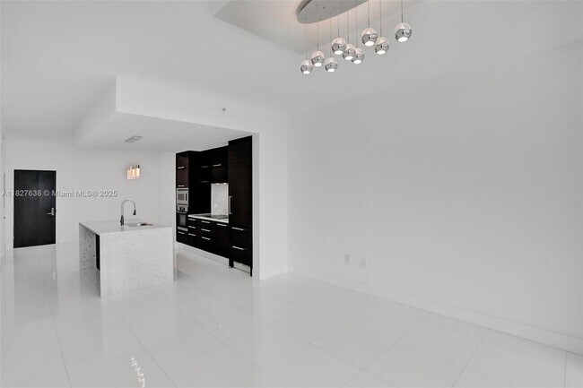 Building Photo - 900 Biscayne Blvd