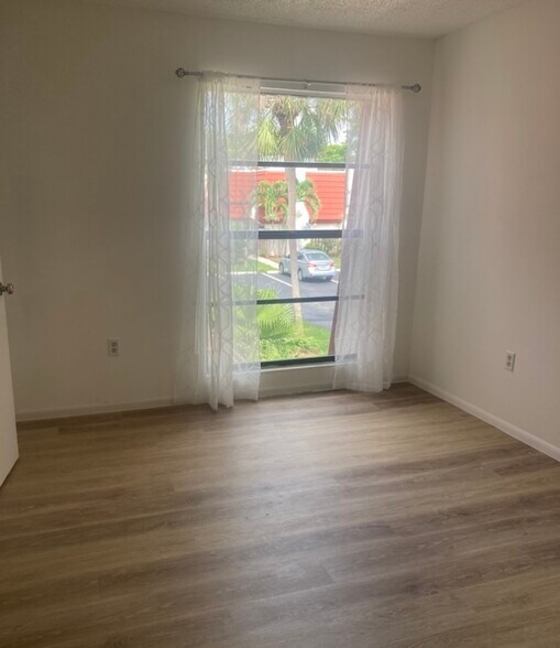 Building Photo - 11866 Quail Run Dr