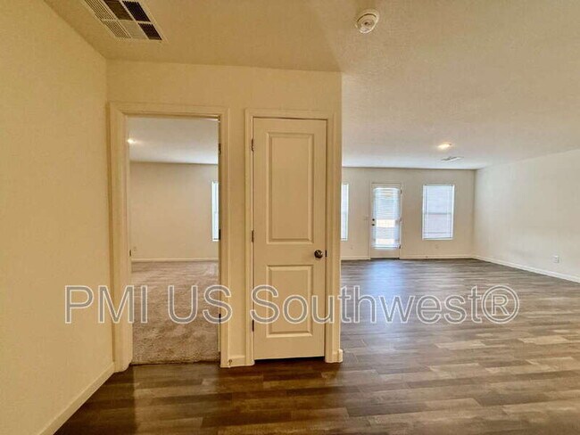 Building Photo - 2167 Cottonwood Crk Cir