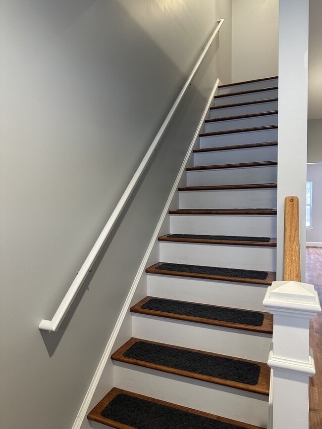 Building Photo - 2405 Rosa RoadRidge Manor Ct