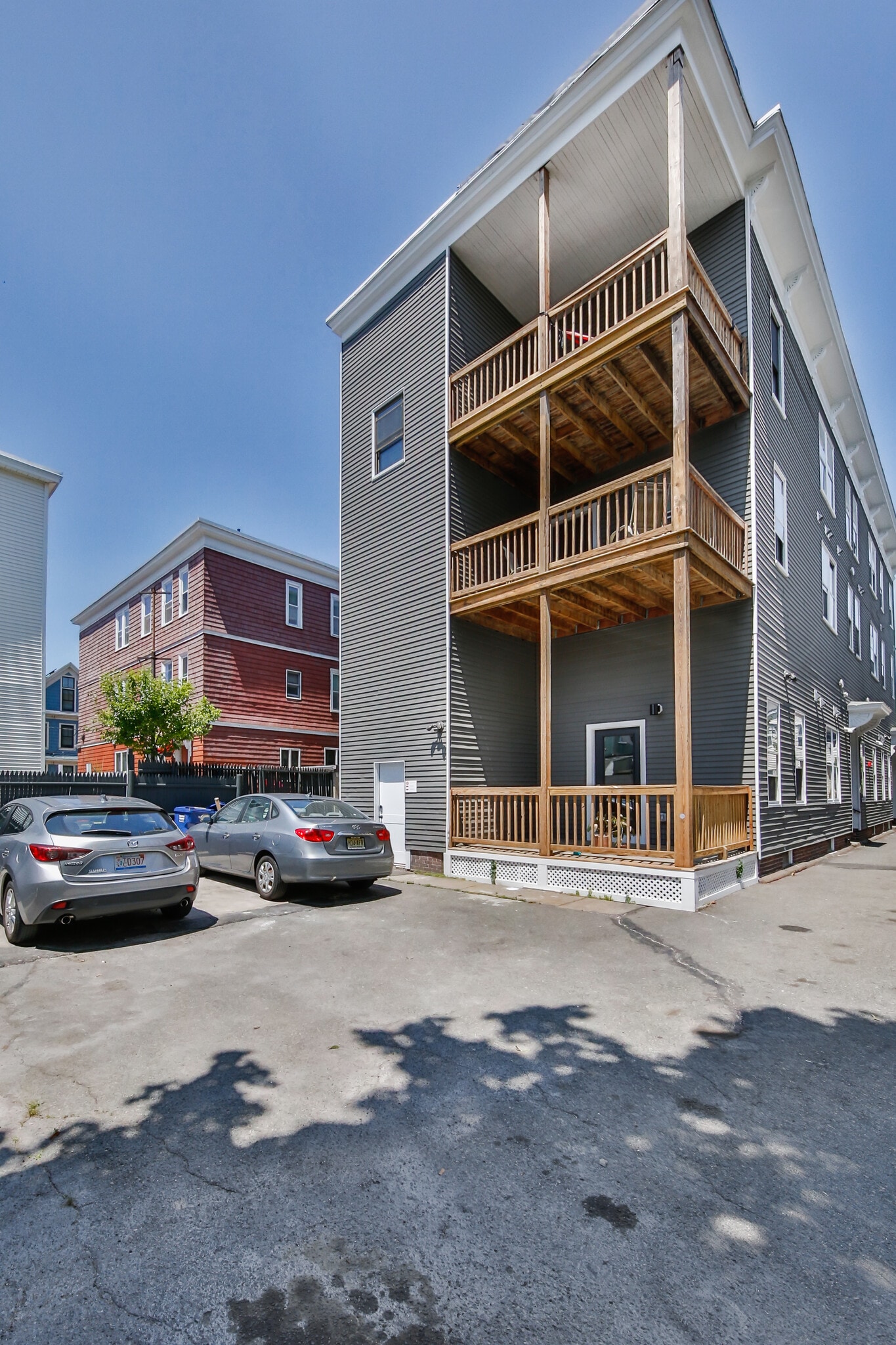 Building Photo - 22 Clary St