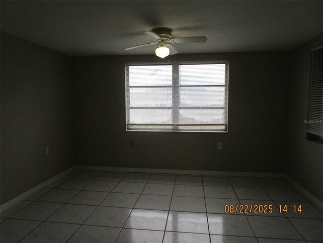 Building Photo - 1155 Royalwood Dr