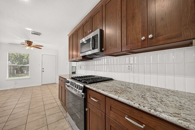 Building Photo - 16506 Canario Dr