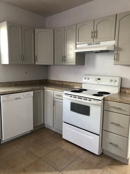 Building Photo - 873 w 300 s