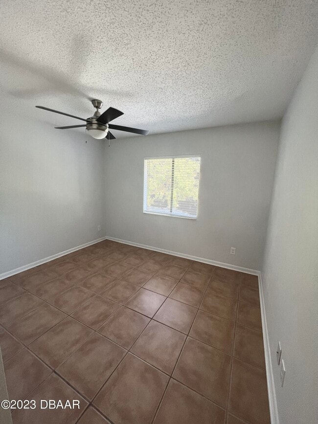 Building Photo - 9 Lakewood Park