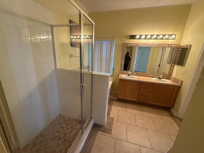 Building Photo - 501 Castlemain Cir