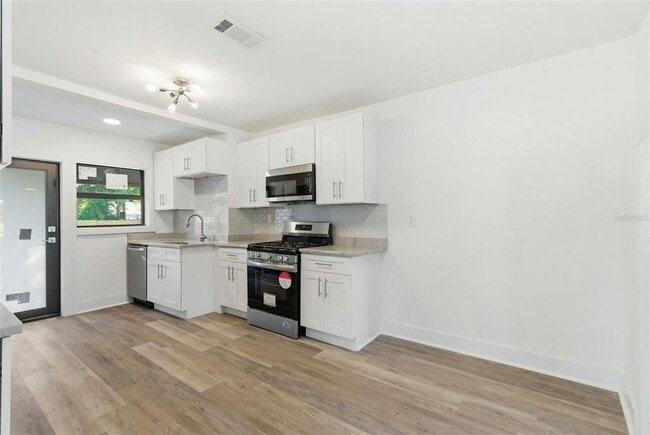 Building Photo - 1326 13th Ave S