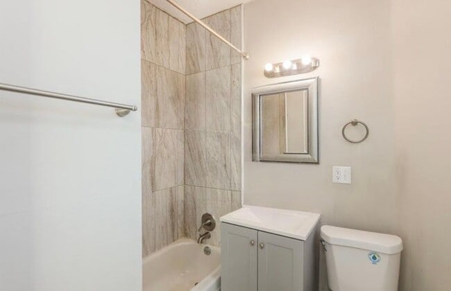 Building Photo - 1316 44th St