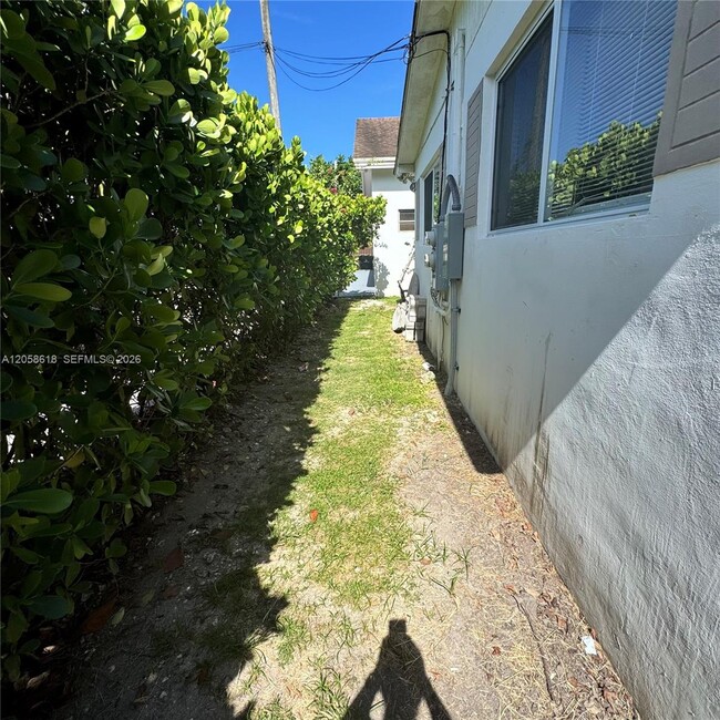 Building Photo - 6157 SW 64th St
