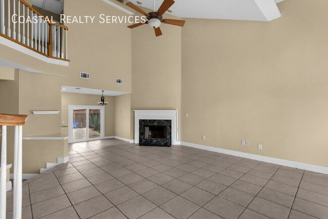 Building Photo - 879 Van Dyke Dr