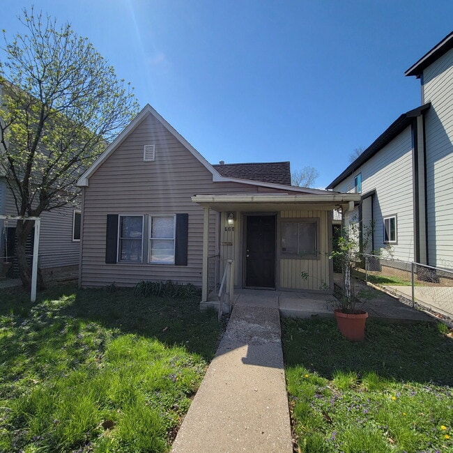 Building Photo - Bike to Dowtown/Fountain Sq.