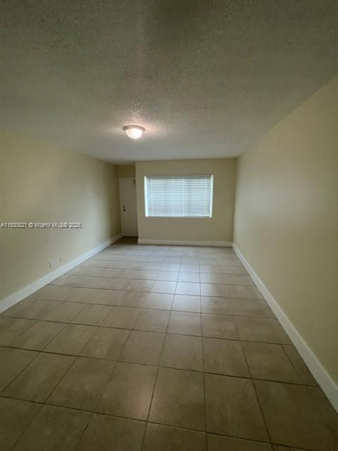 Building Photo - 120 Lakeview Dr