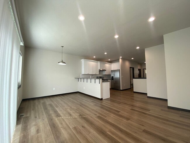 Building Photo - 4310-4312 N Centennial Ln