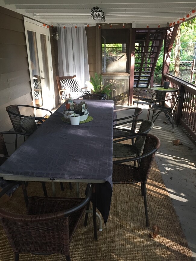 Private patio area, partially screened - 3140 SW Westwood Dr