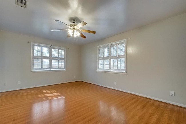 Building Photo - 15206 TX-36