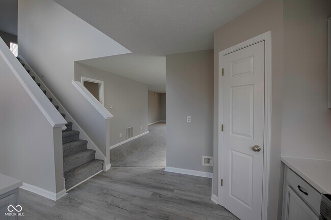 Building Photo - 7866 Sergi Canyon Dr