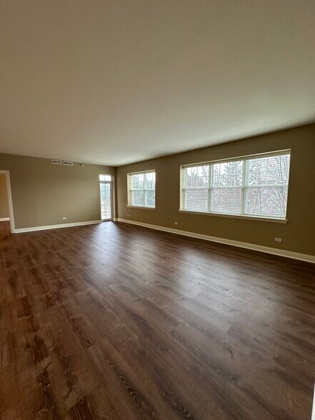 Building Photo - 5N426 Rohlwing Rd