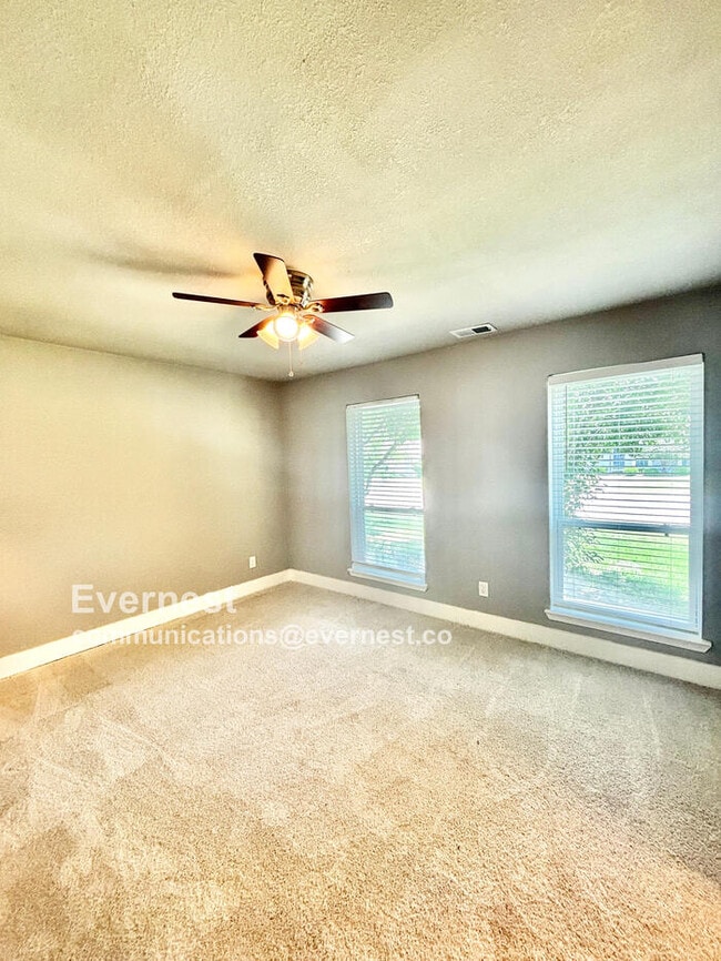 Building Photo - 807 Meadow Mead Dr