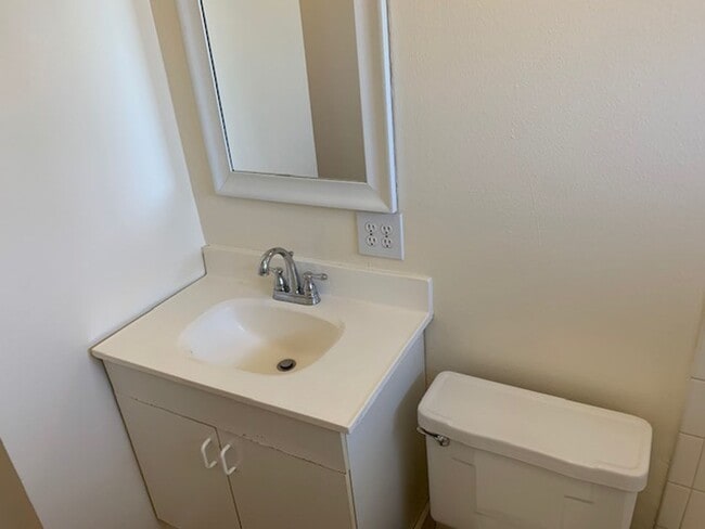 Building Photo - Private 2-Story End Unit