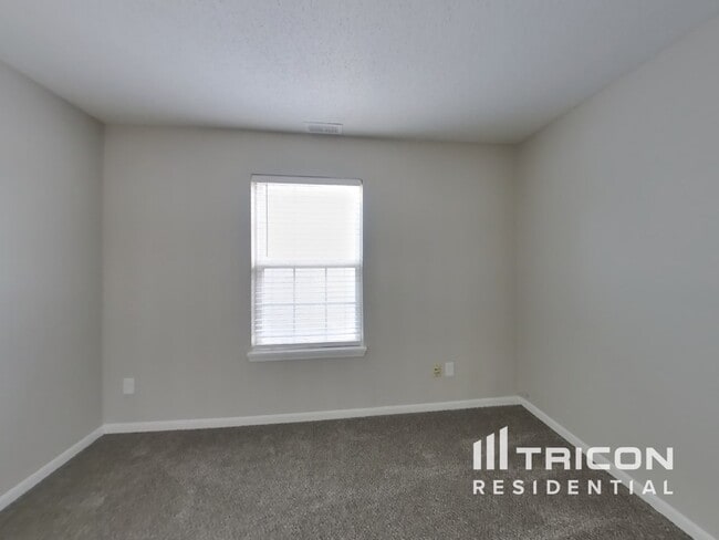 Building Photo - 607 Deer Trail Dr