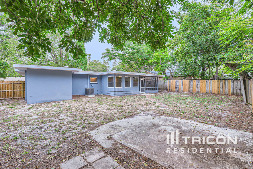 Building Photo - 131 E Virginia Ln