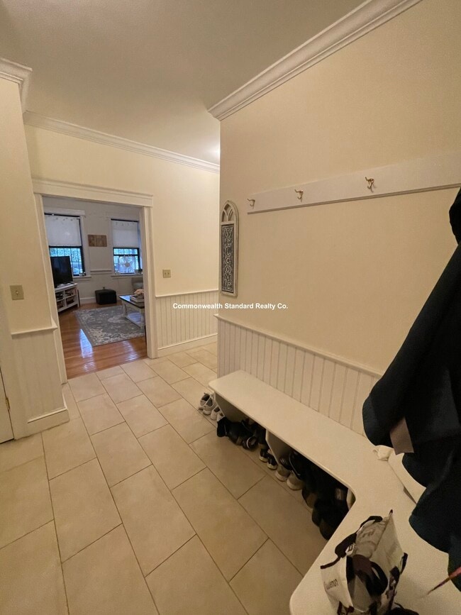 Building Photo - 27 Glenville Ave