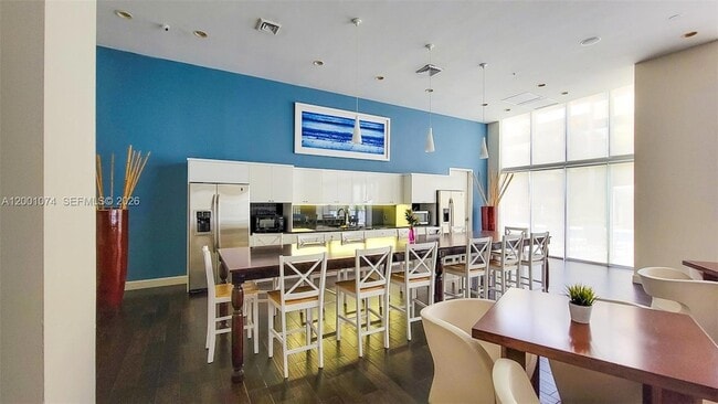 Building Photo - 2775 NE 187th St