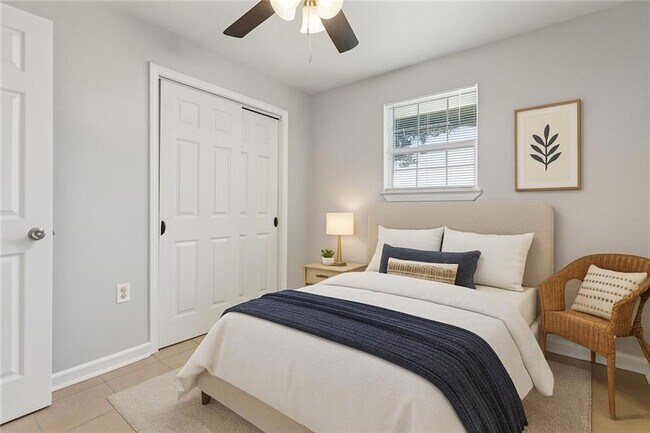 Building Photo - 7825 Dorsett Dr