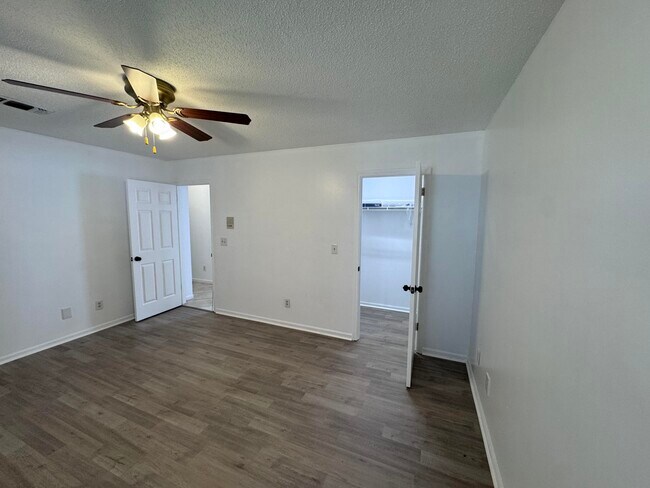 Building Photo - 6868 E Bay Blvd