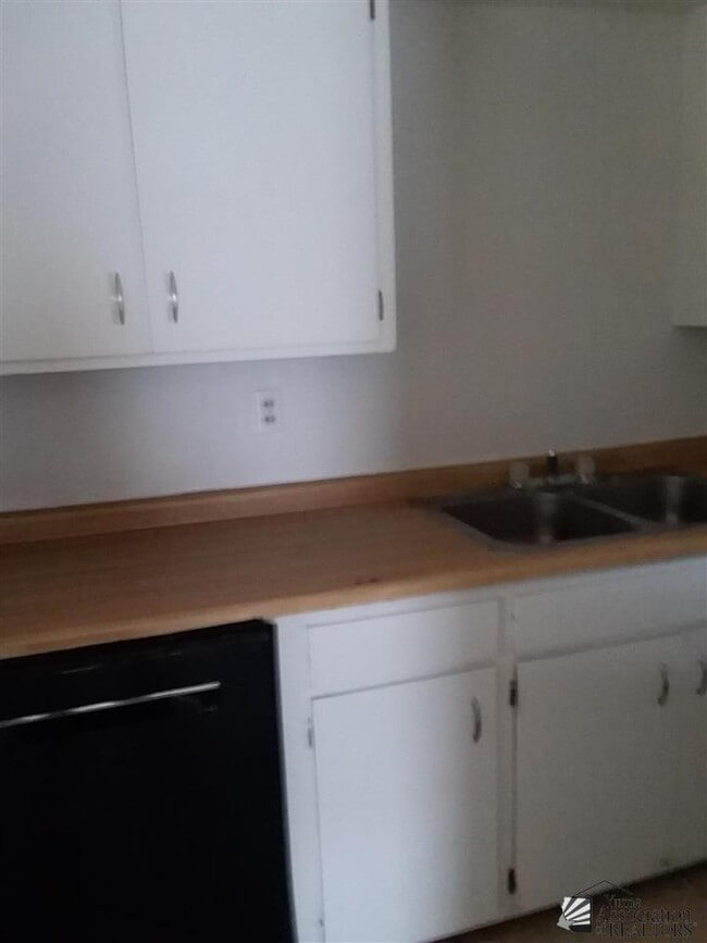 Building Photo - 2880 S 1st Ave