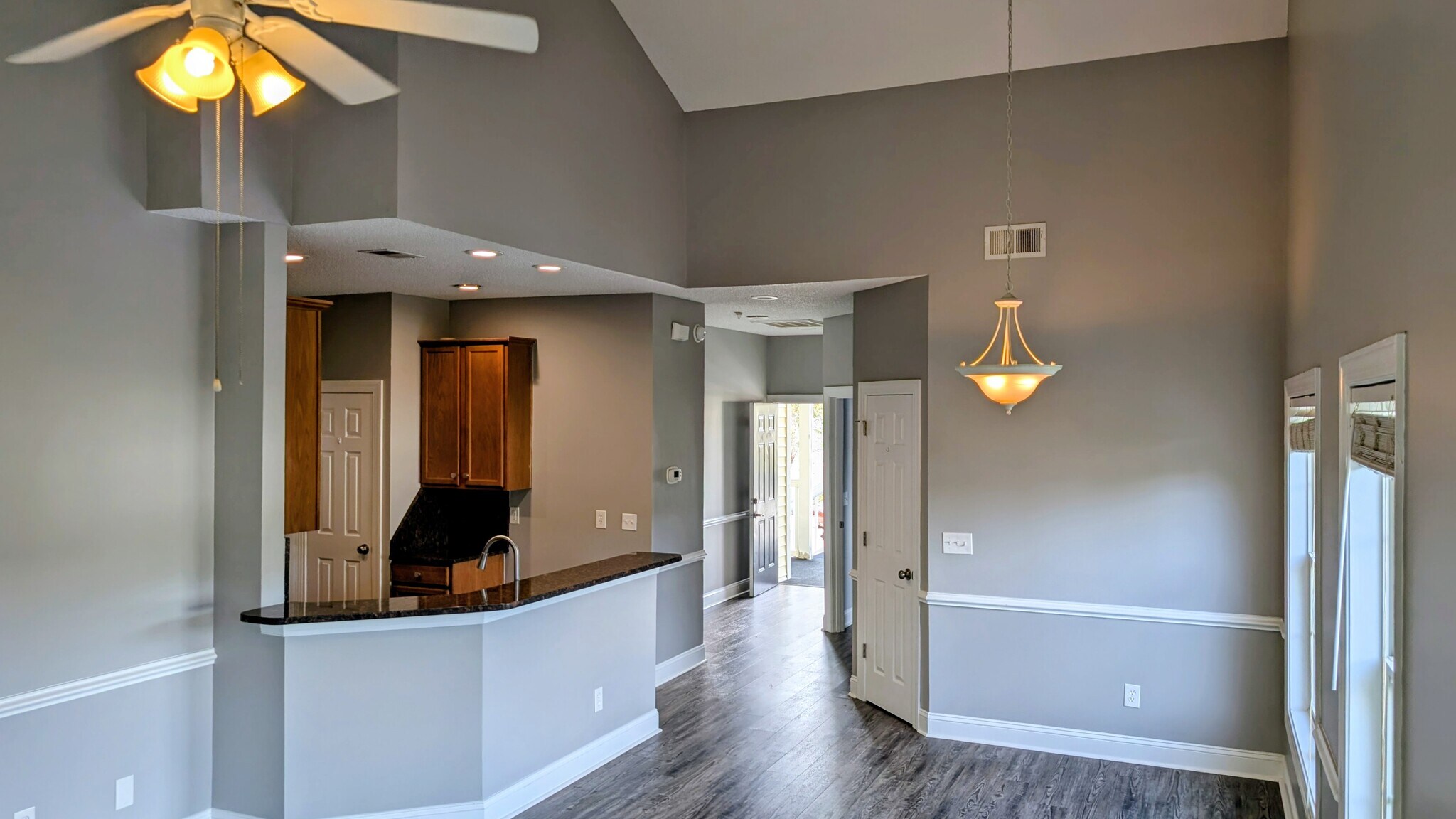 Building Photo - 5054 Belleglen Ct