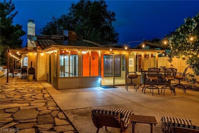 Building Photo - 2457 Swan Ln