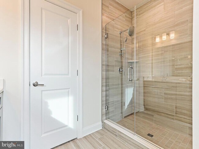 Building Photo - 715 Parker Blvd