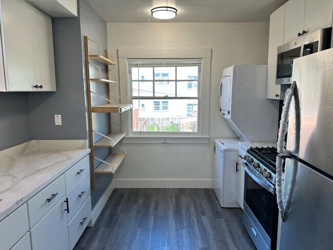 Building Photo - 778 61st St