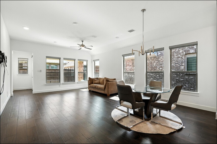Building Photo - 2284 Bower Ln