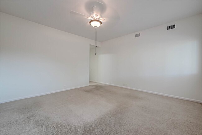 Building Photo - 1502 Prairie Grove Dr