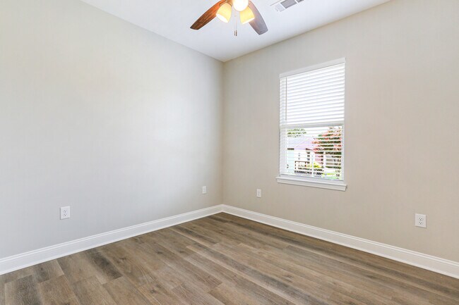 Building Photo - 406 Community St