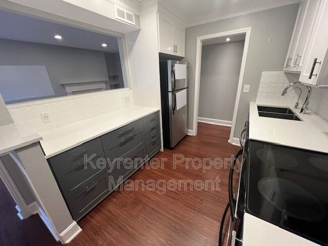 Building Photo - 4318 Belleview Ave