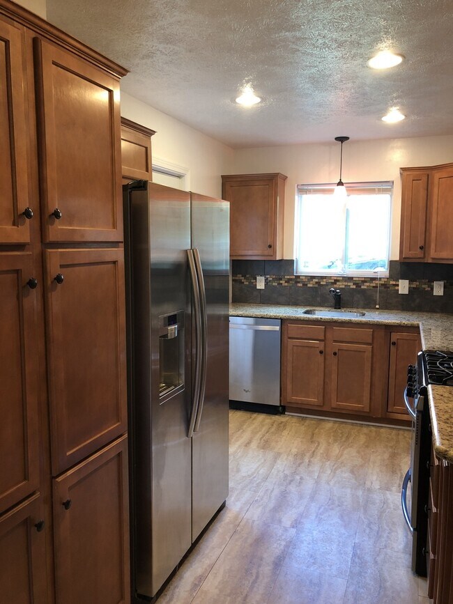 Building Photo - *****Gorgeous Lawrenceville 3-Bed / 1.5 Bath available FOR RENT   July 1st!!******