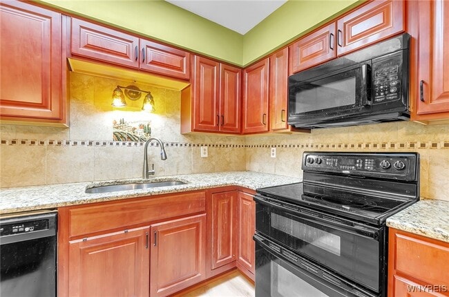 Building Photo - 9400 Wehrle Dr