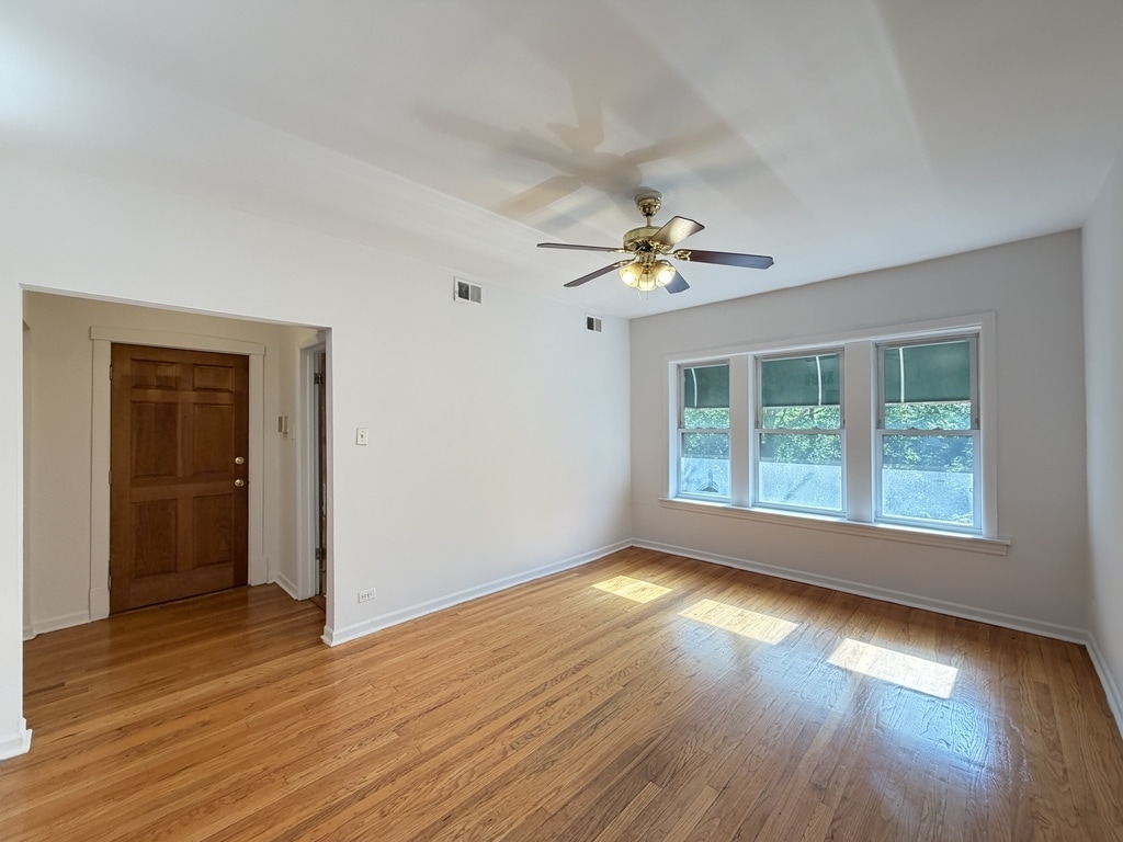 Building Photo - 4407 N Paulina St