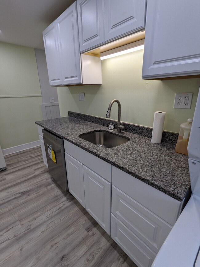 Building Photo - 23 Middle St