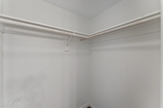 Building Photo - 808 N Revere
