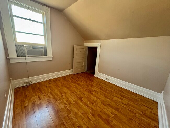 Building Photo - 1465 Central Ave